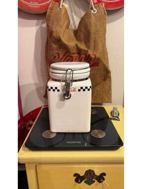 A5. Cookie jar.
